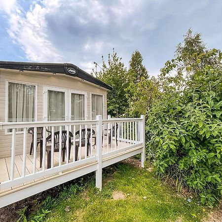 Beautiful 6 Berth Caravan With Decking At Southview Holiday Park Ref 33024O Hotel Скегнес Екстериор снимка