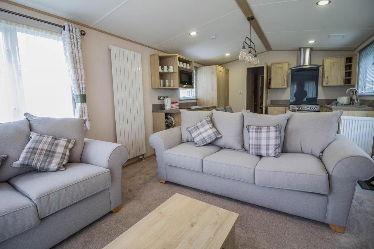 Beautiful 6 Berth Caravan With Decking At Southview Holiday Park Ref 33024O Hotel Скегнес Екстериор снимка