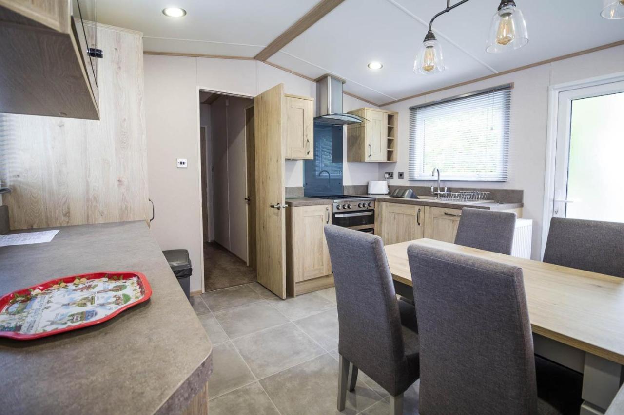 Beautiful 6 Berth Caravan With Decking At Southview Holiday Park Ref 33024O Hotel Скегнес Екстериор снимка
