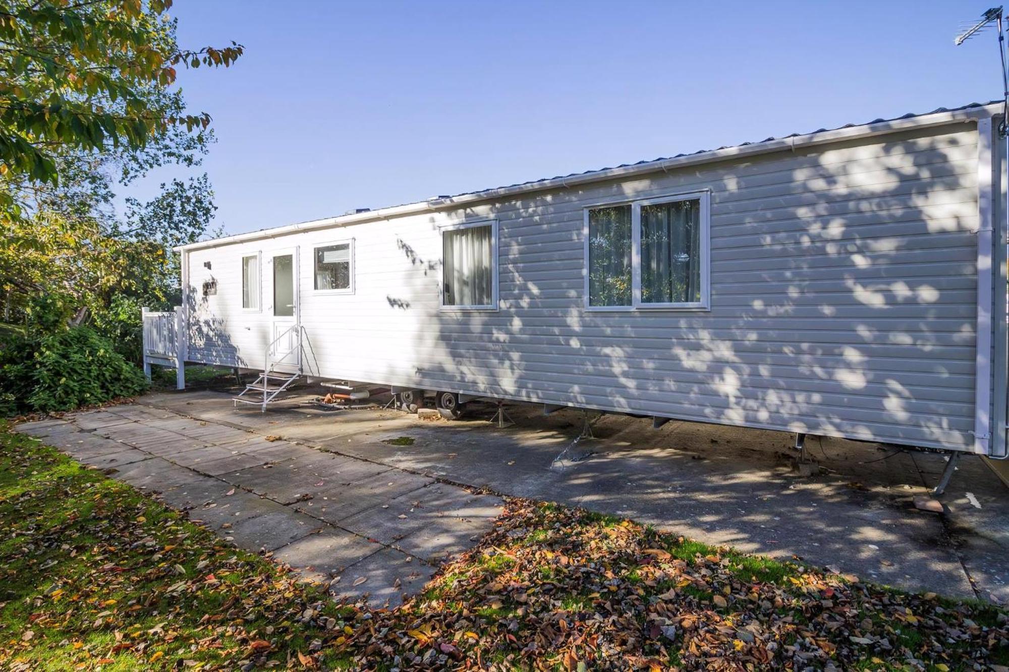 Beautiful 6 Berth Caravan With Decking At Southview Holiday Park Ref 33024O Hotel Скегнес Екстериор снимка