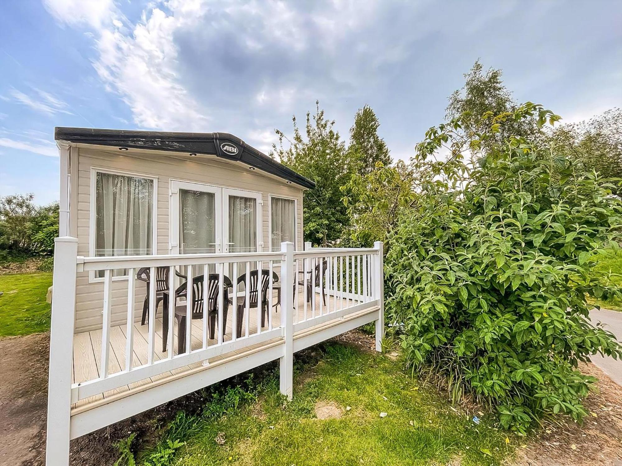 Beautiful 6 Berth Caravan With Decking At Southview Holiday Park Ref 33024O Hotel Скегнес Екстериор снимка