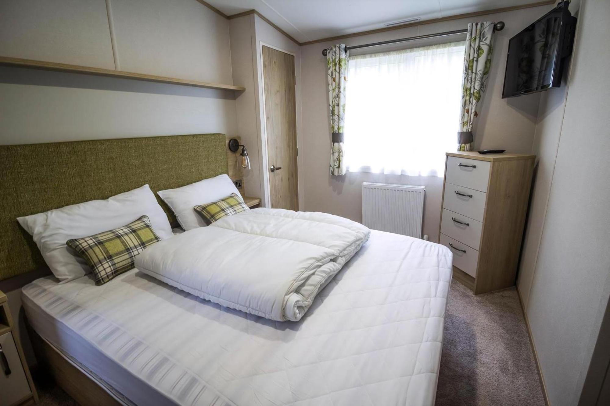 Beautiful 6 Berth Caravan With Decking At Southview Holiday Park Ref 33024O Hotel Скегнес Екстериор снимка